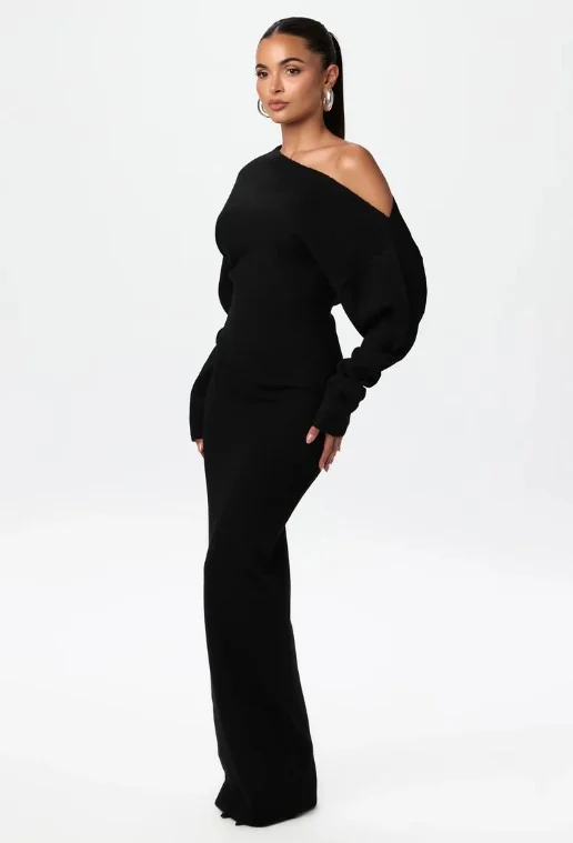 One-Shoulder Knit Maxi Dress Gorgeous Feather One-Shoulder Knit Maxi Dress in Black
